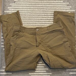 Kuhl Men's Casual softshell Utility Pants in Olive Brown 38x32